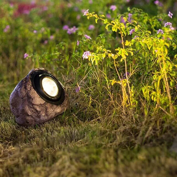 LumiStelo – Elegant Solar Garden Light
