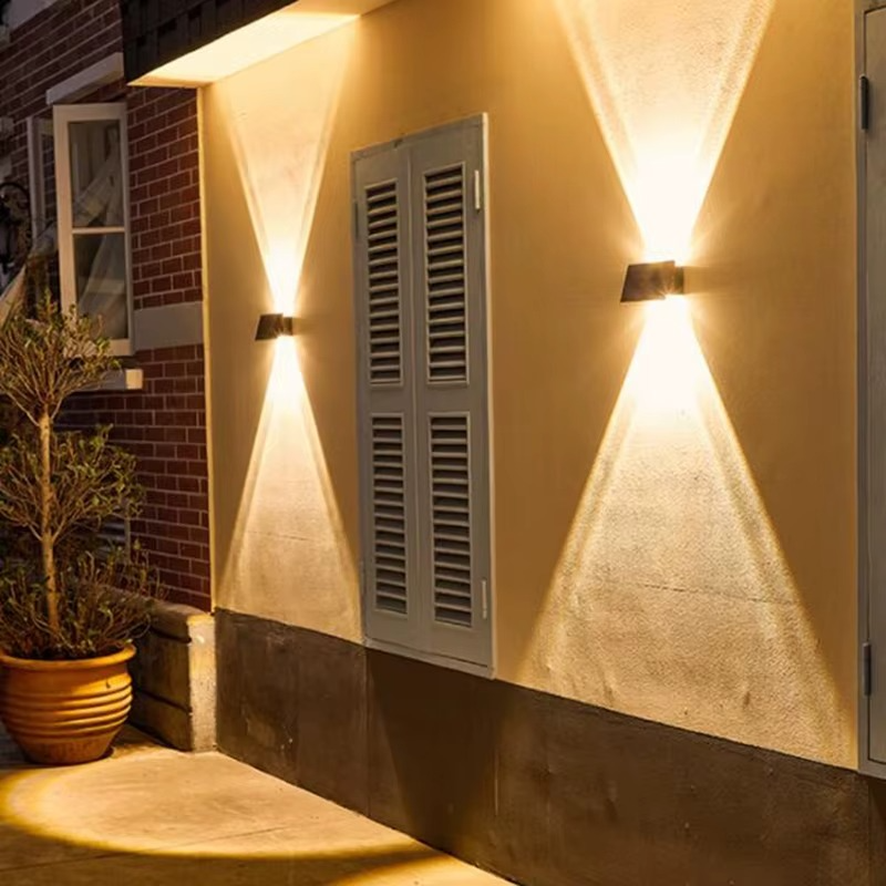 LumiVive - Solar LED Outdoor Wall Light