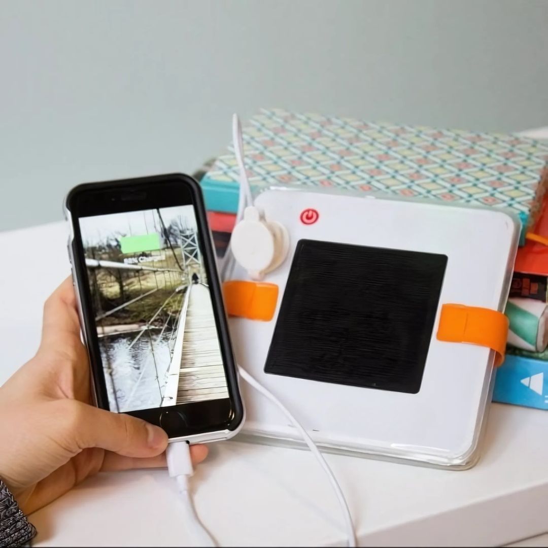 GlowUpGo - 2-in-1 Phone Charging Light