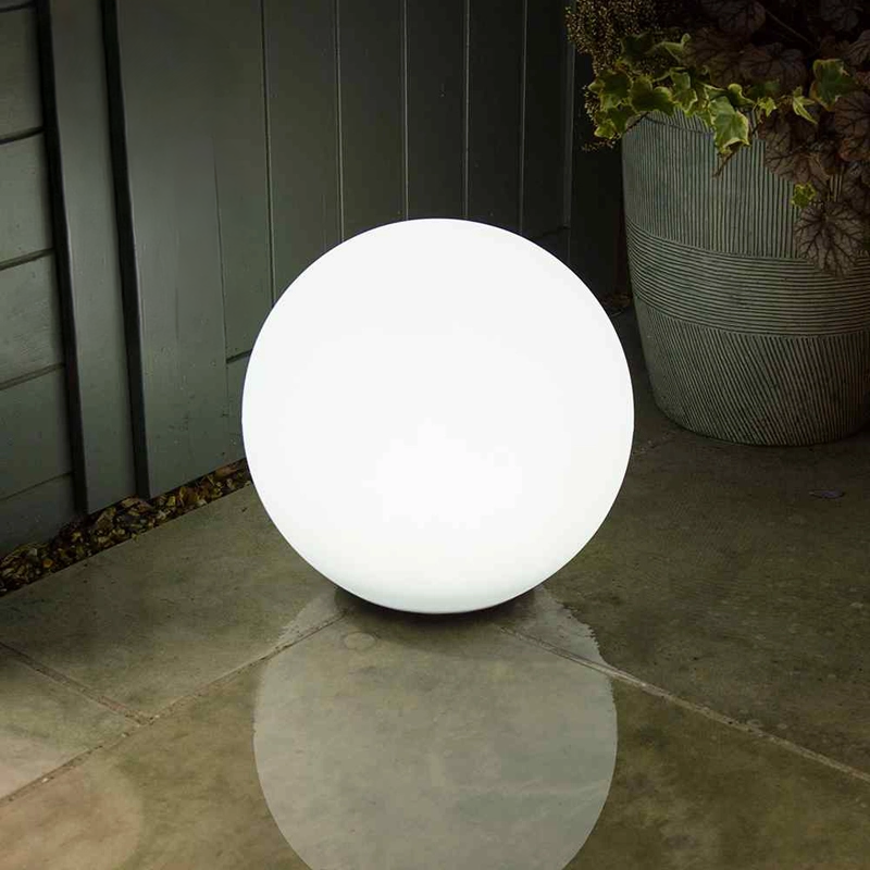 LumaSphere – Solar Colour-Changing Light