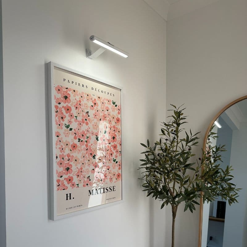 LumiFrame – Cordless LED Picture Light