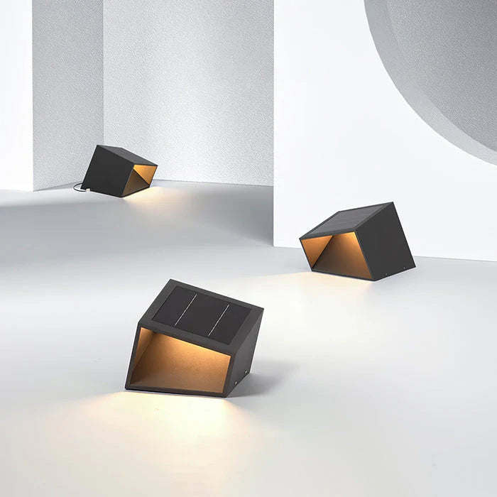 SoliCube – Modern Solar LED Garden Light